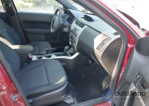 2010 Ford Focus Se z USA, uszkodzony, nr VIN 1FAHP3FN1AW250810